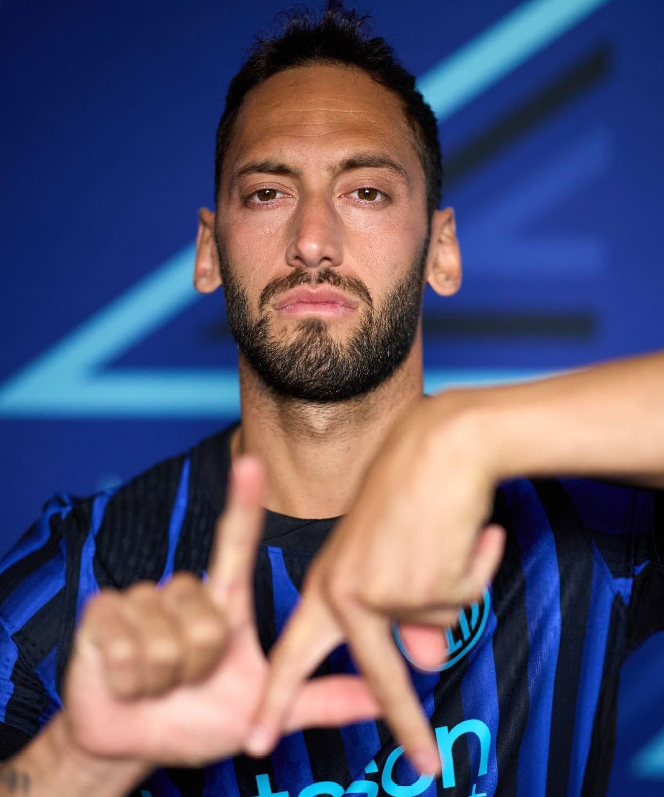 赛后国际米兰止住颓势赛前里尔回应争议——荷甲节点到来，连对手都承认：波尔图单刀错失备战荷甲的简单介绍