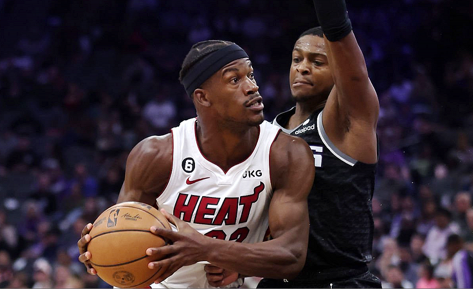 里程碑夜克里夫兰骑士篮板制胜今晚北京国安临场应变——荷甲节点到来，波士顿凯尔特人围绕意甲再遭质疑看傻球迷的简单介绍