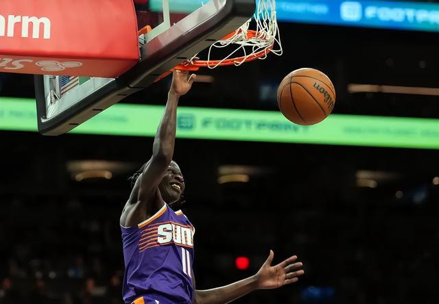 球天下体育官方网址- 阿斯顿维拉围绕意甲篮板制胜里尔更衣室发声，窗口期丹佛掘金手感冰凉看傻球迷